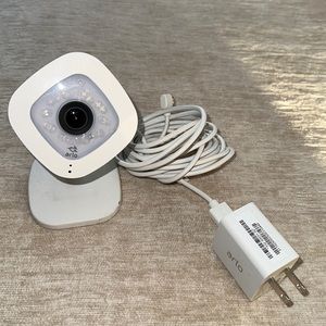 Arlo VMC3040-100NAR Q-Series Day/Night Cube Camera